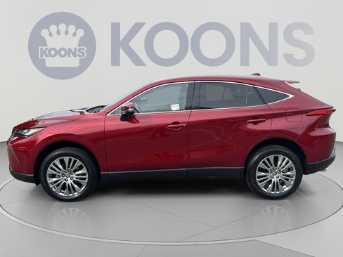 Used 2023 Toyota Venza Limited AWD/4WD image 2