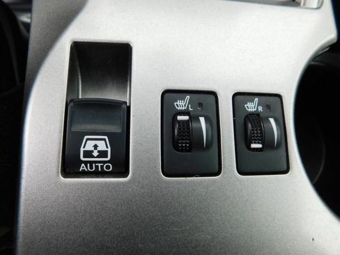 Used 2011 Toyota 4Runner Limited AWD/4WD image 17