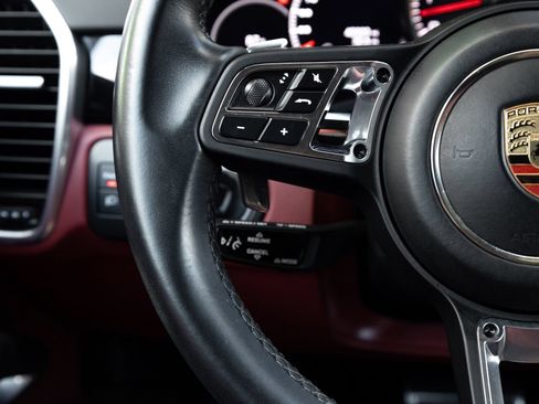 Certified 2023 Porsche Cayenne Turbo AWD/4WD image 15