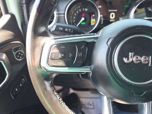 Used 2022 Jeep Wrangler Unlimited Sahara w/ Cold Weather Group AWD/4WD image 19
