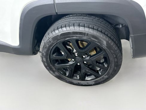 Used 2023 Jeep Renegade Altitude w/ Sun/Sound Group AWD/4WD image 11