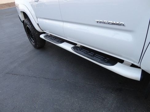 Used 2015 Toyota Tacoma PreRunner image 9