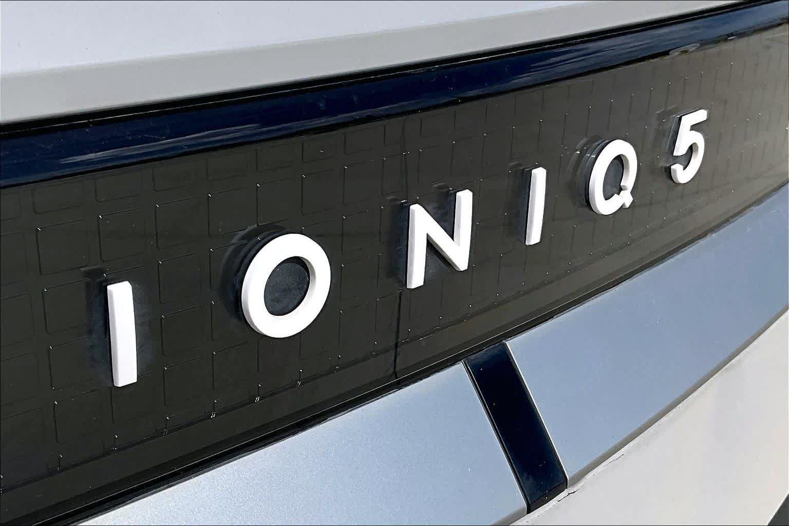 Used 2024 Hyundai Ioniq 5 SEL RWD image 30