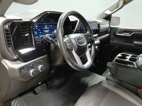 Certified 2025 GMC Sierra 1500 SLT AWD/4WD image 31