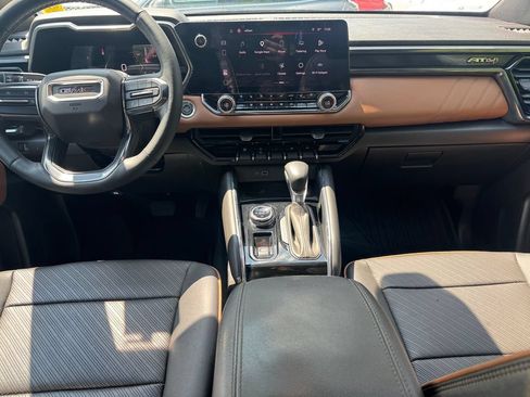 Used 2023 GMC Canyon AT4 w/ AT4 Premium Package AWD/4WD image 17