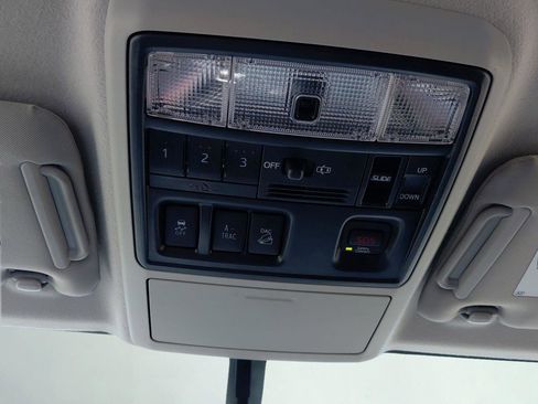 Used 2018 Toyota 4Runner Limited AWD/4WD image 29