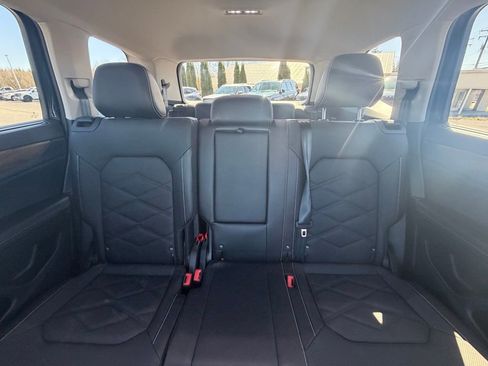 Used 2025 Volkswagen Atlas SE AWD/4WD image 21