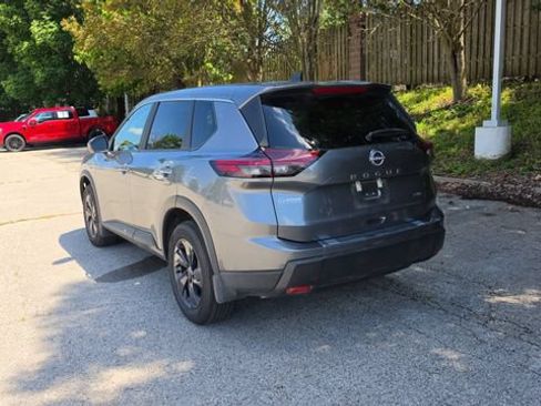 Used 2026 Nissan Rogue SV w/ Cold Weather Package AWD/4WD image 4