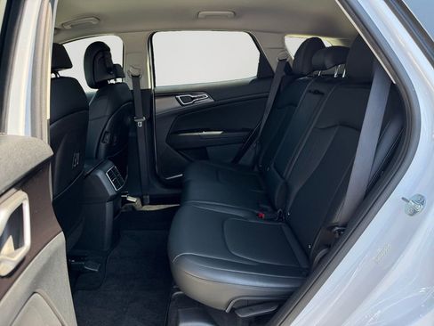 Used 2023 Kia Sportage EX image 15