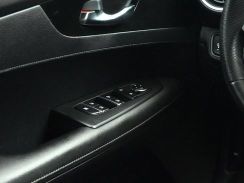 Certified 2022 Kia Forte GT-Line w/ GT-Line Premium Package FWD image 40