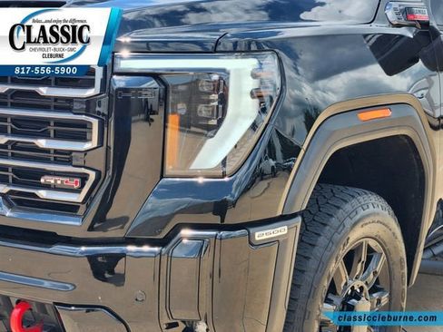 Used 2025 GMC Sierra 2500 AT4 w/ Technology Package AWD/4WD image 11