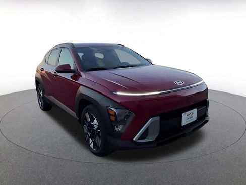 Used 2025 Hyundai Kona SEL image 3