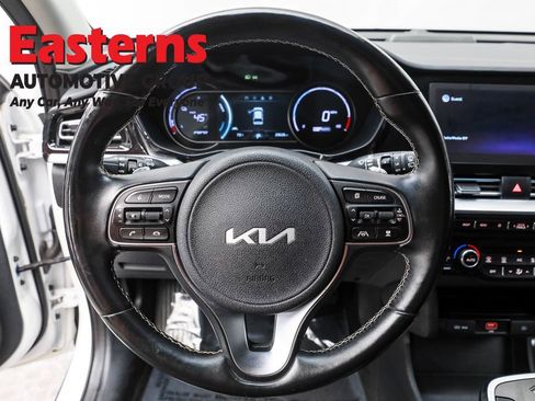 Used 2022 Kia Niro EX w/ Cold Weather Package image 10