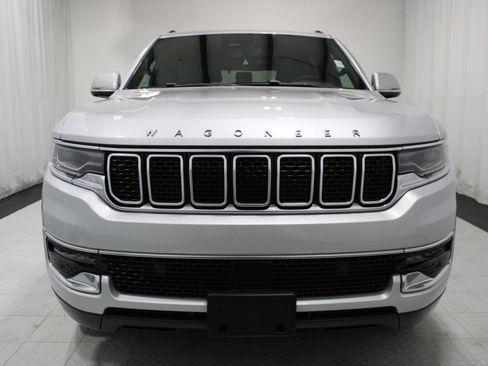 Used 2022 Jeep Wagoneer Series I AWD/4WD image 3