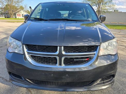 Used 2012 Dodge Grand Caravan SXT FWD image 2