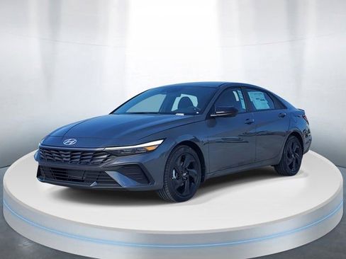 New 2026 Hyundai Elantra SEL Sport image 2