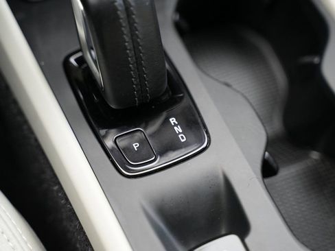 Used 2021 Volvo XC40 T5 Momentum w/ Premium Package image 55