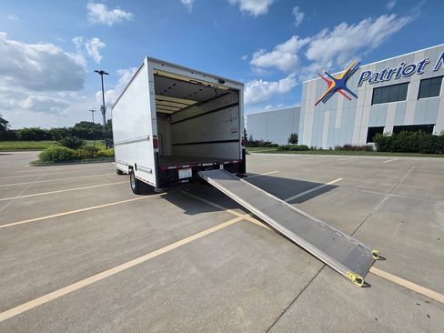 Used 2022 Ford E-350 and Econoline 350 Super Duty RWD image 23