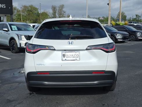 Used 2023 Honda HR-V LX image 8