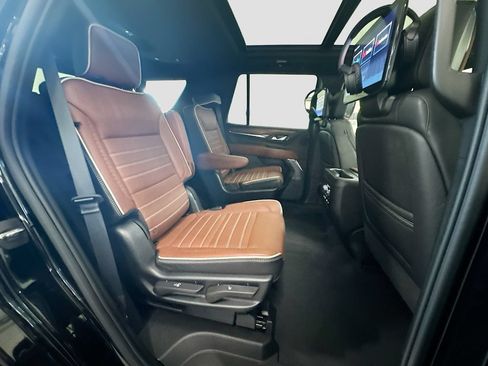 Used 2023 GMC Yukon Denali Ultimate AWD/4WD image 33