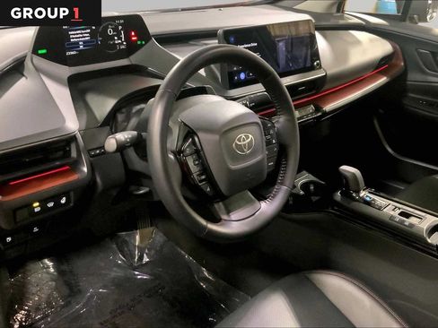 Used 2024 Toyota Prius Prime FWD image 35