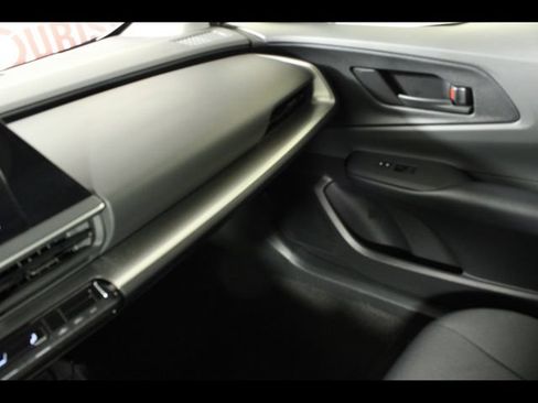 Used 2025 Toyota Prius LE FWD image 15