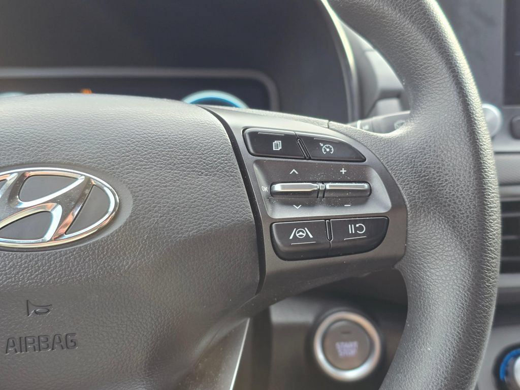 Used 2023 Hyundai Kona SE FWD image 24