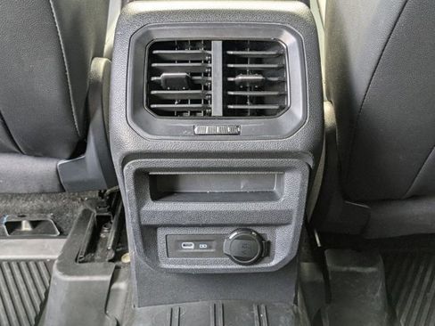 Used 2024 Volkswagen Tiguan SE FWD image 13