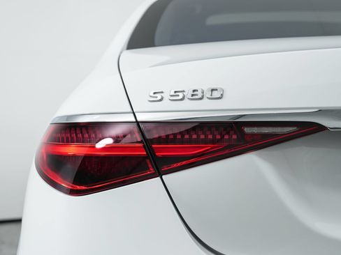 Used 2024 Mercedes-Benz S 580 4MATIC Sedan image 62