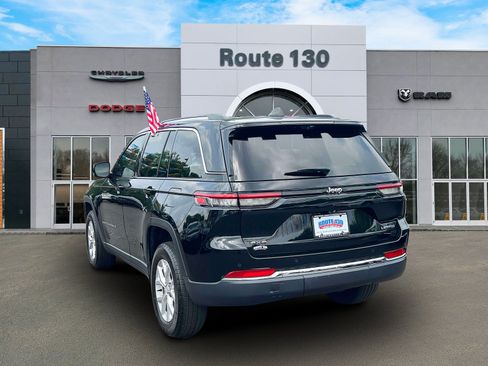 Used 2023 Jeep Grand Cherokee Limited w/ Luxury Tech Group II AWD/4WD image 3