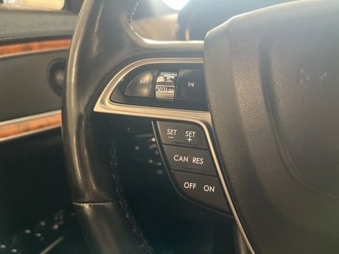 Used 2019 Lincoln Nautilus Reserve image 16