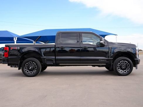 Used 2025 Ford F250 Platinum AWD/4WD image 2