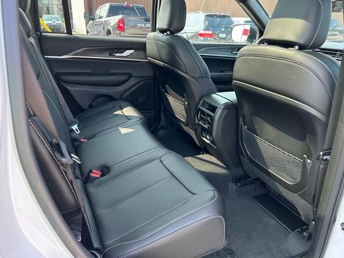 New 2025 Jeep Grand Cherokee Limited w/ Trailer Tow Package image 28