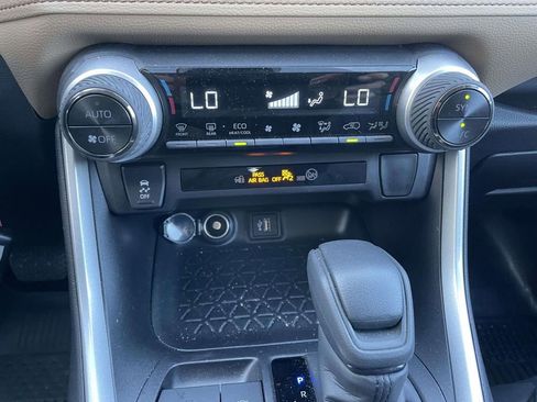 Used 2025 Toyota RAV4 LE image 40