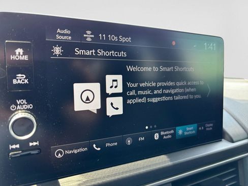 Used 2024 Honda Pilot Touring image 25