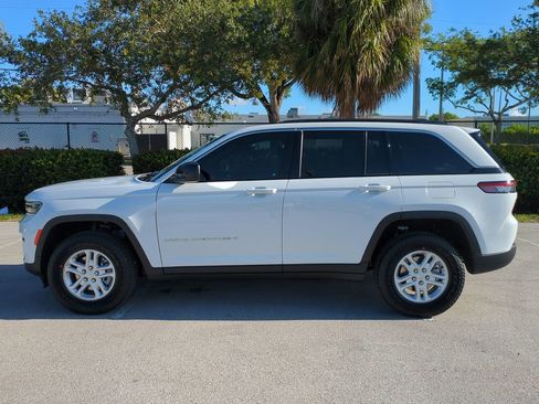 New 2025 Jeep Grand Cherokee Laredo AWD/4WD image 8