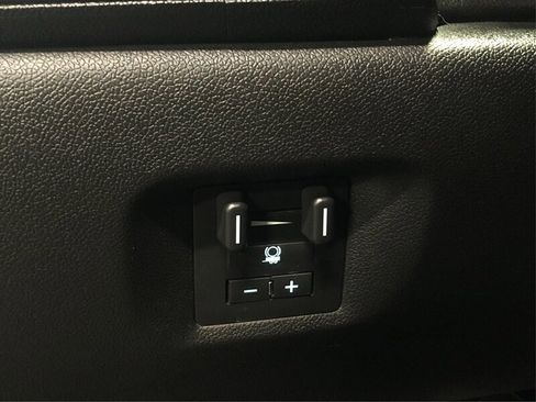 Used 2013 GMC Yukon Denali image 27