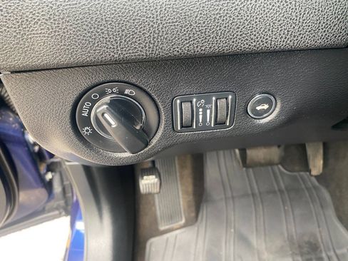 Used 2016 Chrysler 300 Limited RWD image 19
