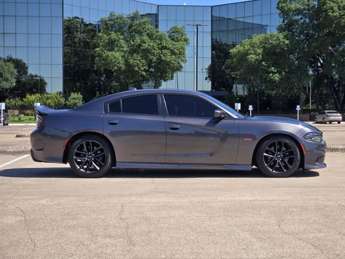 Used 2019 Dodge Charger Scat Pack w/ Plus Group RWD image 7