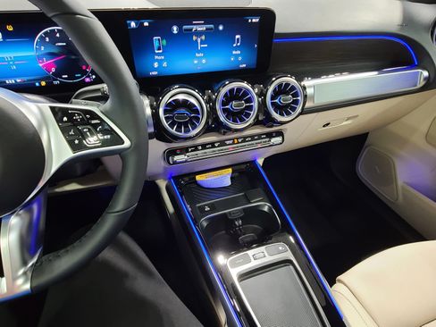 New 2026 Mercedes-Benz GLB 250 4MATIC image 19