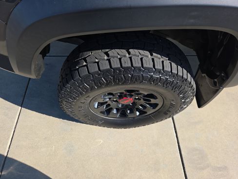 Used 2019 Toyota Tacoma TRD Off-Road w/ Technology Package AWD/4WD image 9