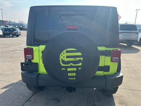 Used 2016 Jeep Wrangler Unlimited Rubicon w/ Connectivity Group image 6