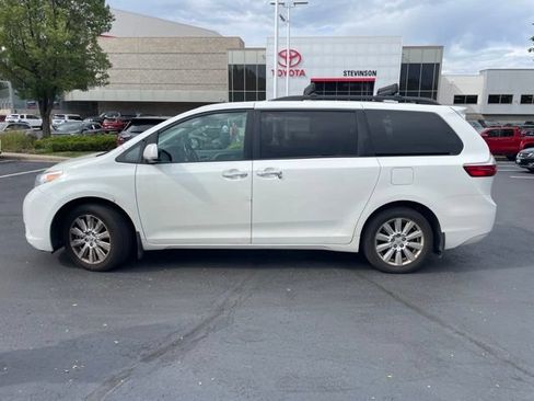 Used 2017 Toyota Sienna XLE Premium AWD/4WD image 1