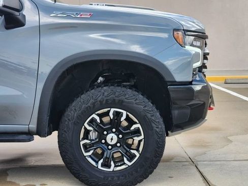 Used 2025 Chevrolet Silverado 1500 ZR2 w/ Technology Package AWD/4WD image 8