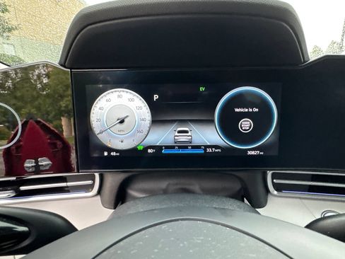 Used 2023 Hyundai Elantra Limited FWD image 26