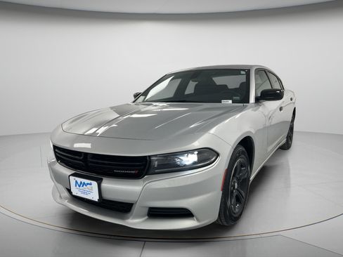 Used 2023 Dodge Charger SXT w/ Cold Weather Package RWD image 4