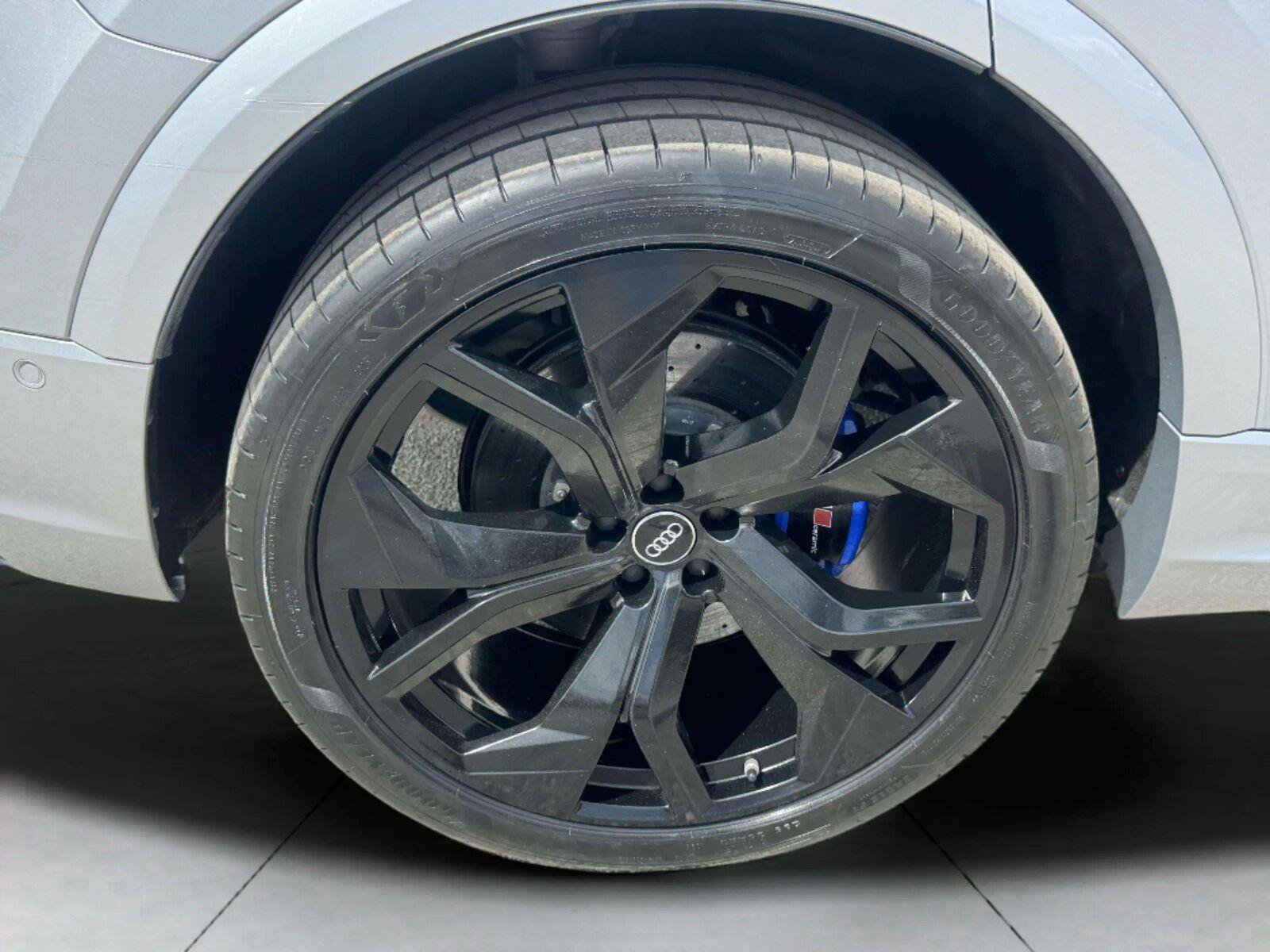 Used 2021 Audi RS Q8 w/ Carbon Optic Package AWD/4WD image 51