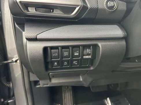 Used 2020 Subaru Forester Limited image 14