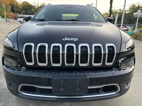 Used 2018 Jeep Cherokee Limited image 2