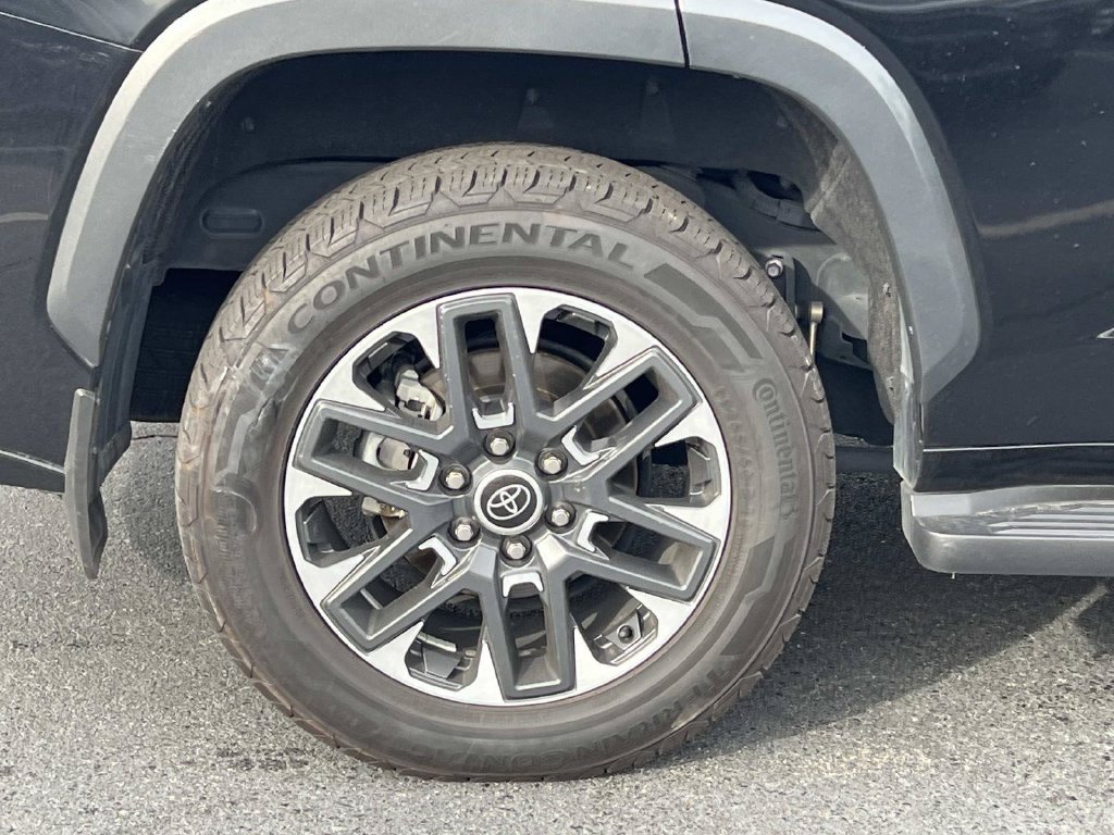 Used 2023 Toyota Sequoia Limited w/ Tow Technology Package AWD/4WD image 9